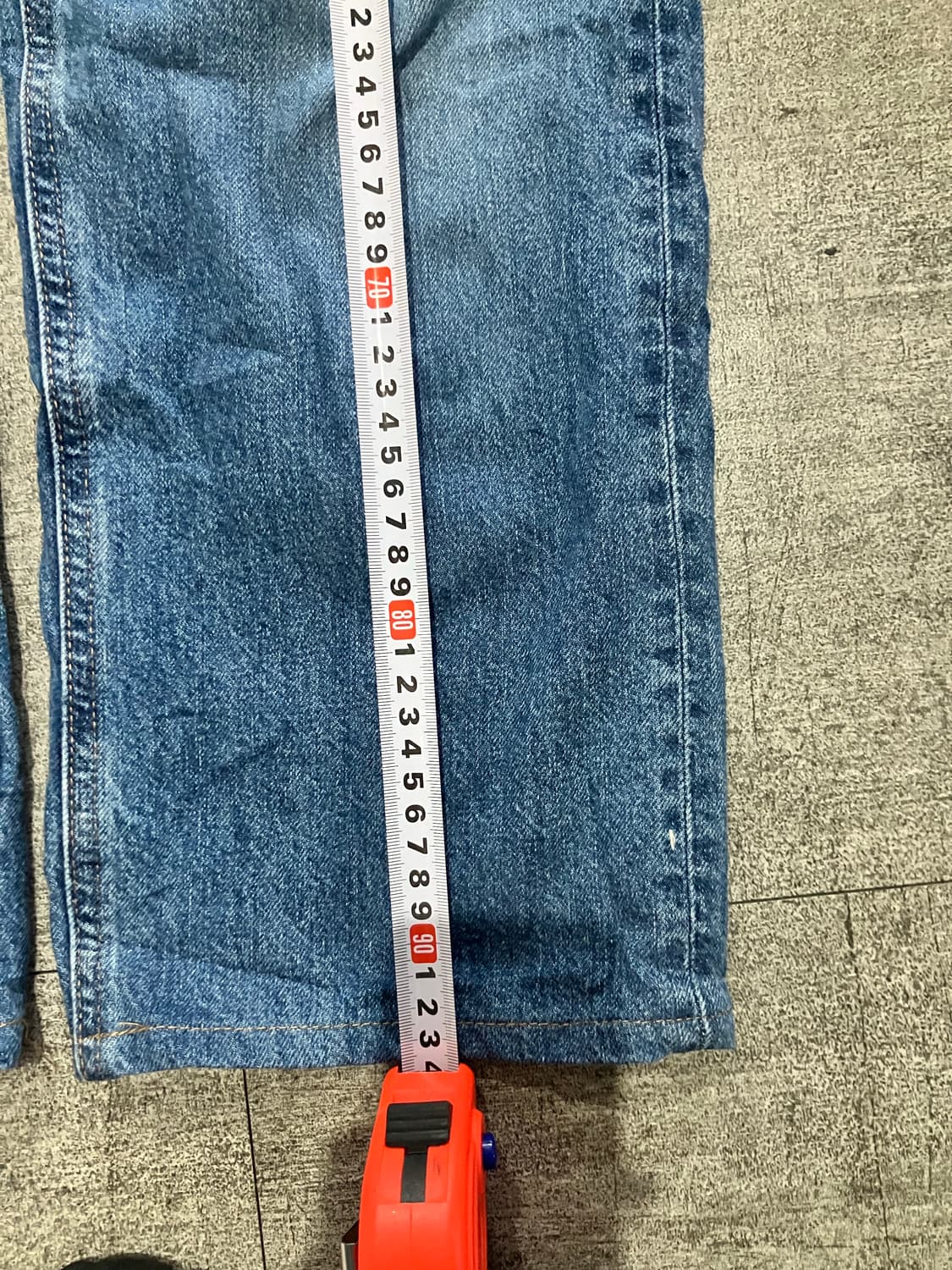 Uniqlo 유니클로 올드스쿨스트릿 워시드 와이드스트레이트 데님팬츠 상품이미지3