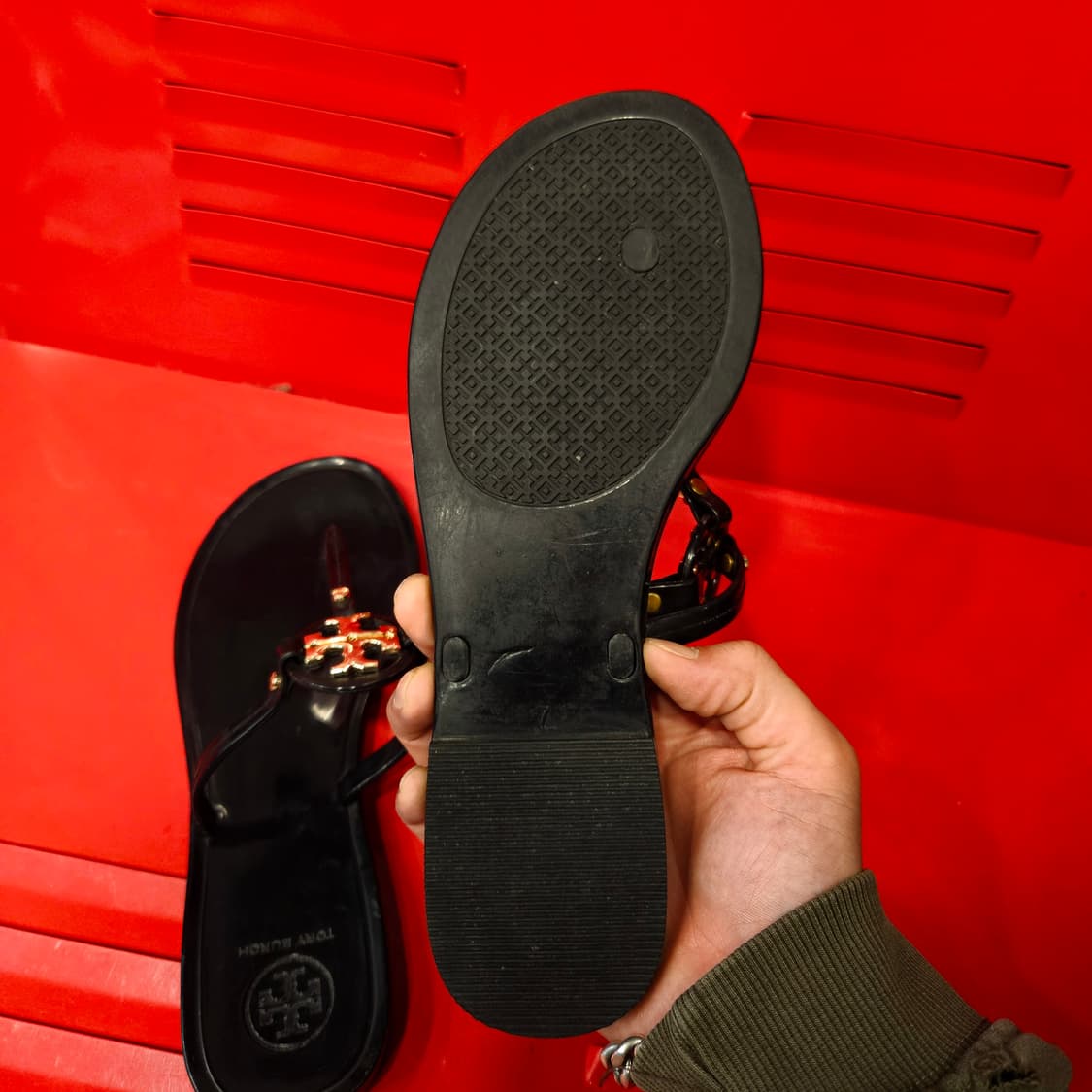 토리버치(TORY BURCH) 골든 버클 쪼리 슬리퍼 7size 상품이미지5