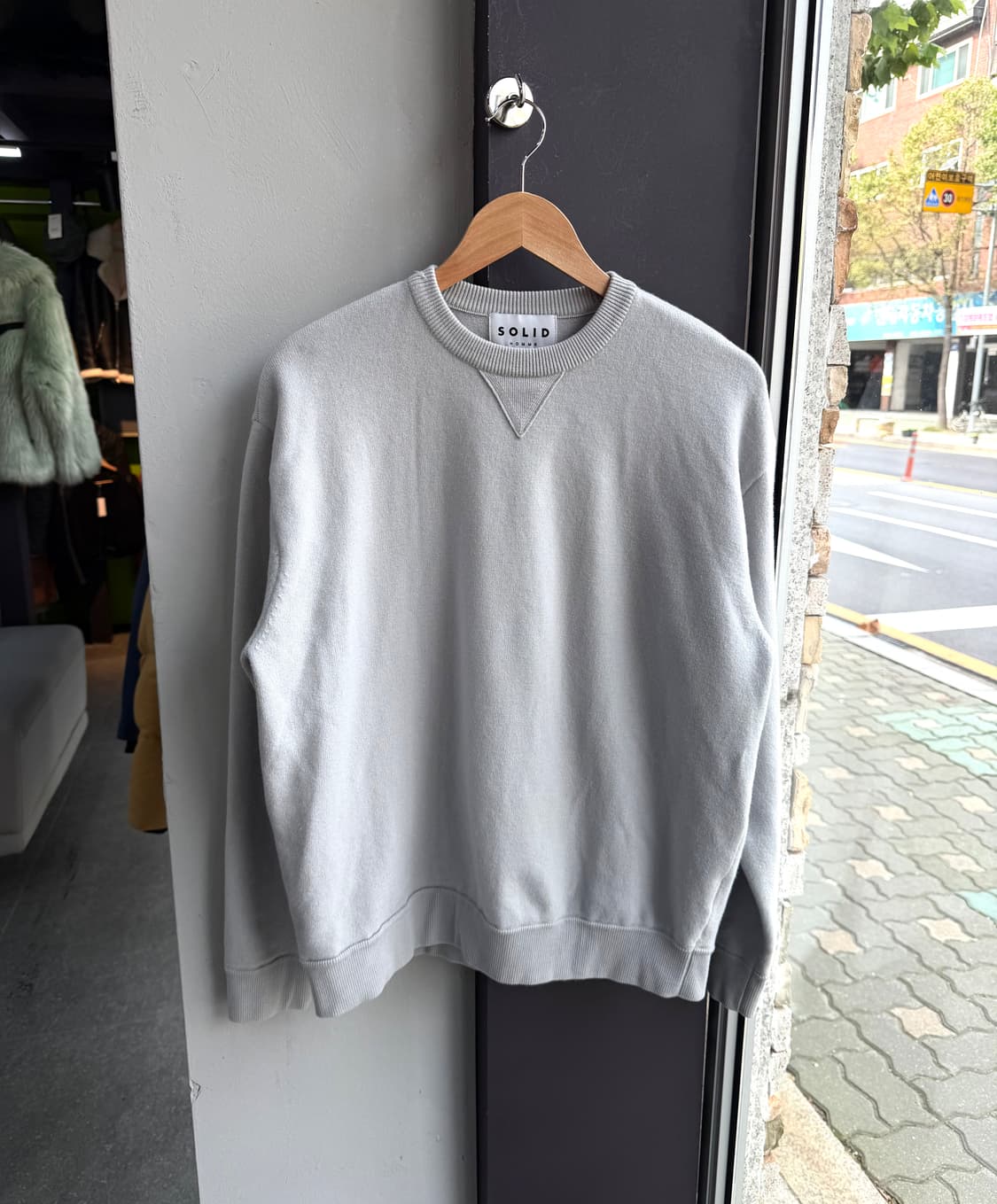 48/ 솔리드옴므 백로고 스웻 니트 상품이미지2