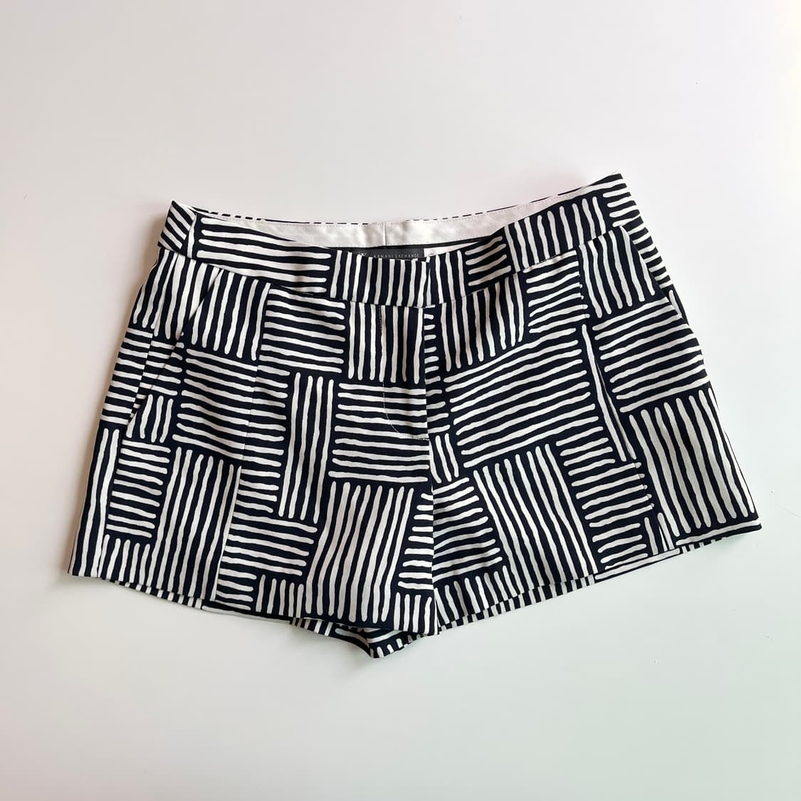 Armani Exchange Summer Shorts 상품이미지1