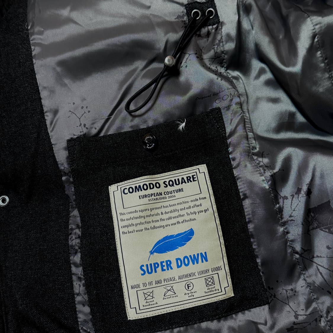 (95) 코모도스퀘어 차콜 슈퍼 프리미엄 다운 패딩 상품이미지8