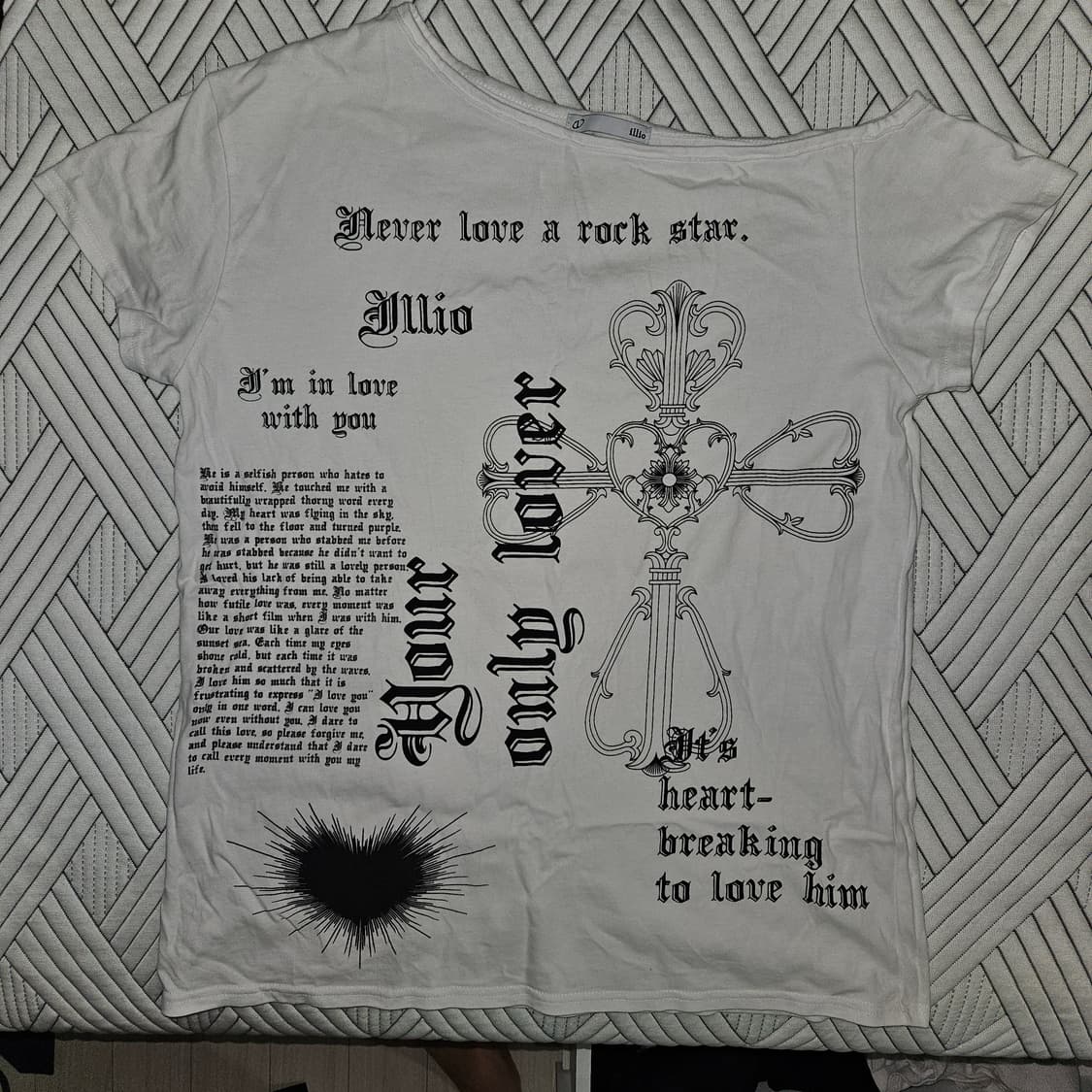 일리오 WHITE LOVER ONE SHOULDER T-SHIRTS 상품이미지2