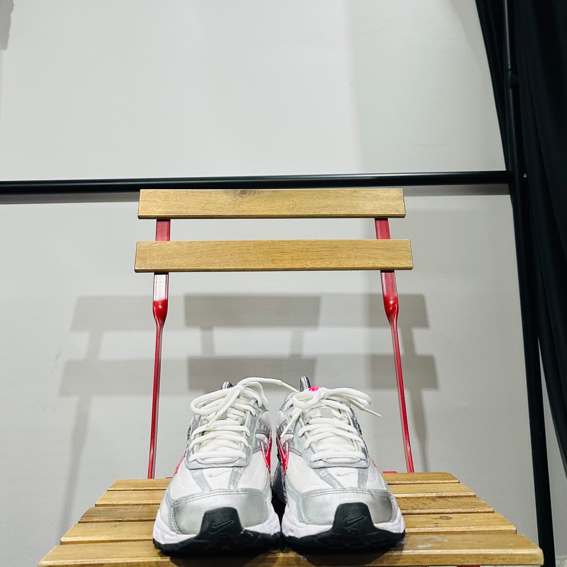 240) 나이키 운동화 여성 여자 신발 이니시에이터 메탈 그레이 상품이미지2