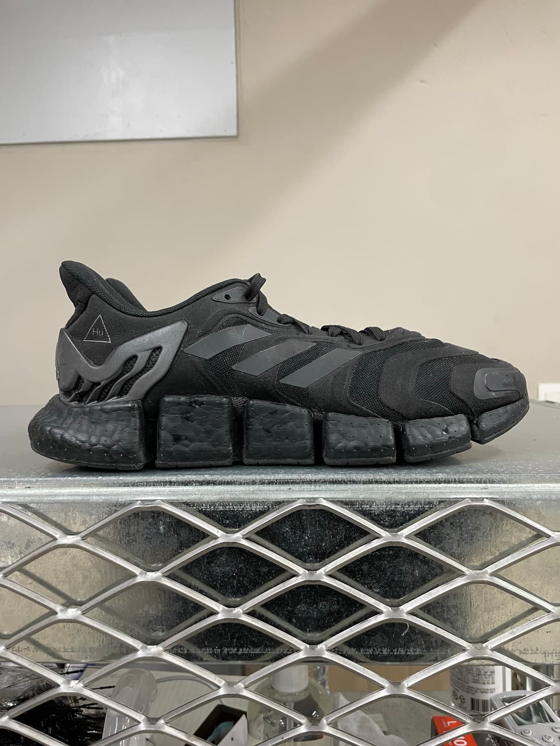 아디다스 x 퍼렐 윌리엄스 클라이마쿨 벤토 블랙 265 상품이미지4