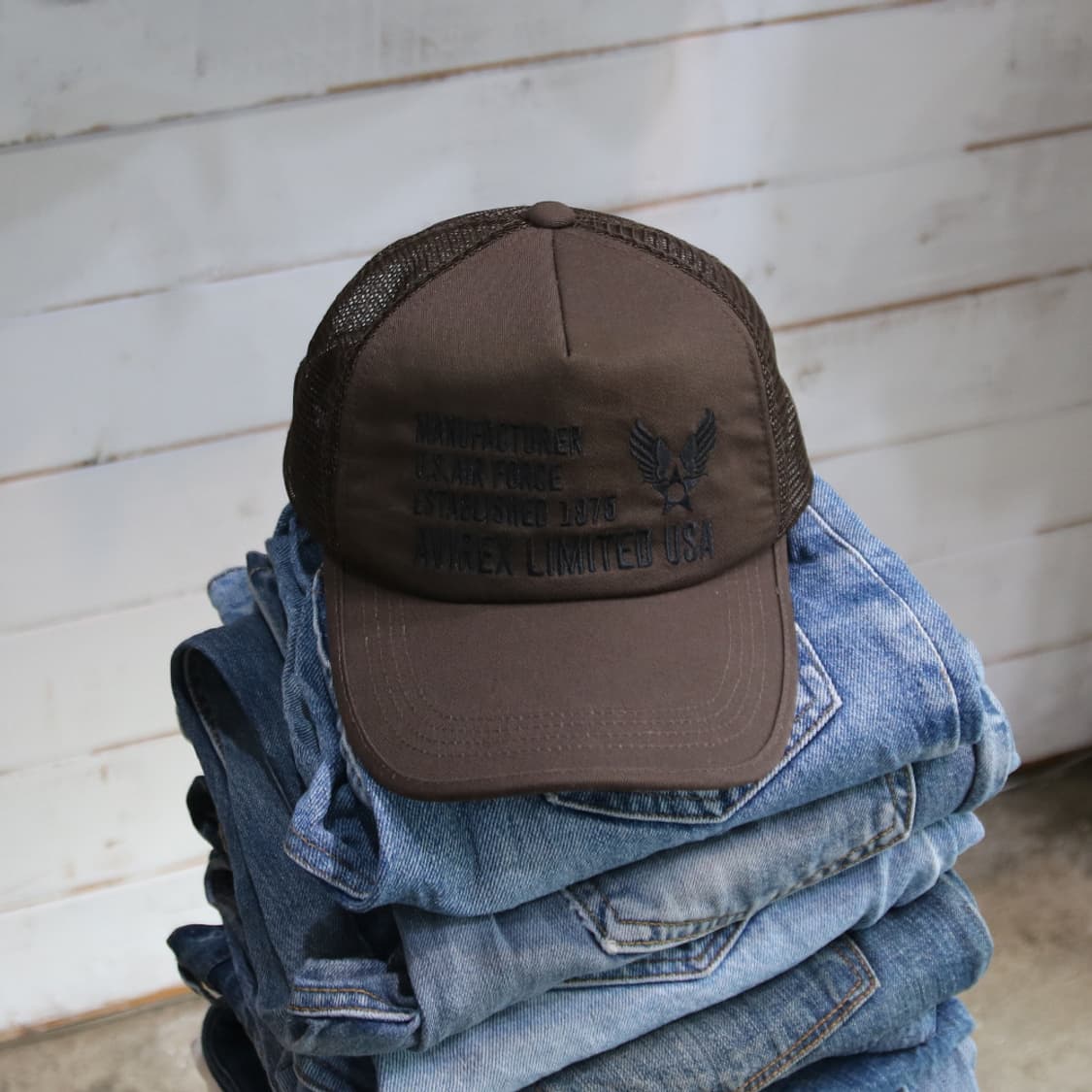 (착용컷) AVIREX 자수 트러커 캡 (57~59cm) 상품이미지1