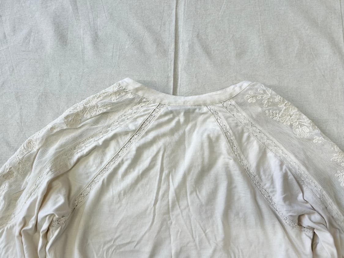 아이보리 레이스 디테일 티셔츠 상품이미지6