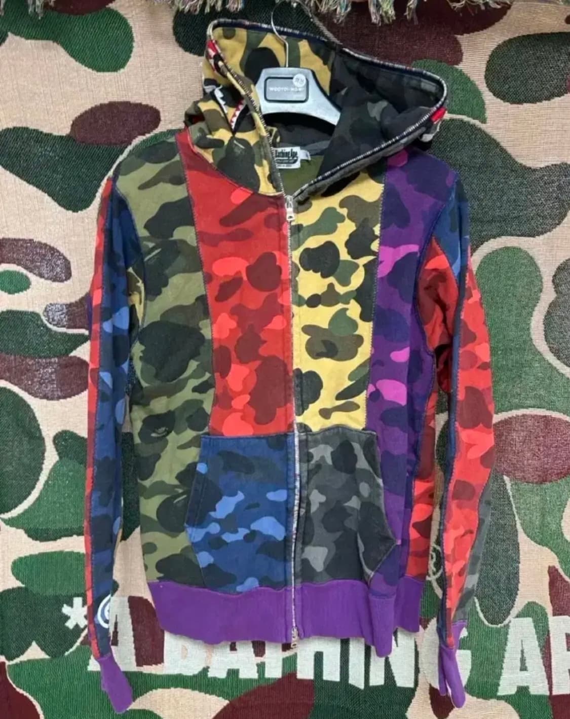 베이프 크레이지믹스카모샤크후드집업 상품이미지4