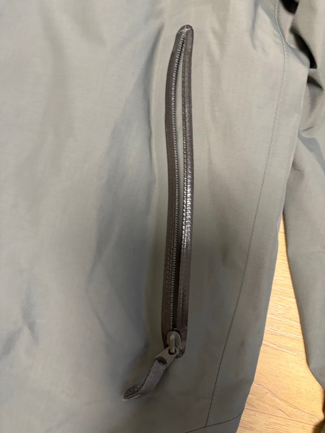 진짜 땡처리.. 아크테릭스 빔즈 제타 S사이즈 그레이 상품이미지5