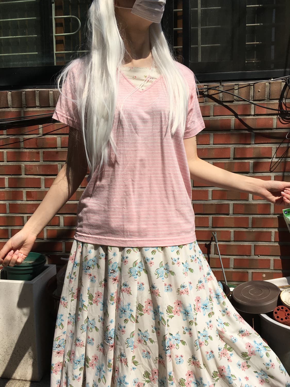 파스텔 핑크 스트라이프 티셔츠 & 플라워 가든 스커트 세트 상품이미지1