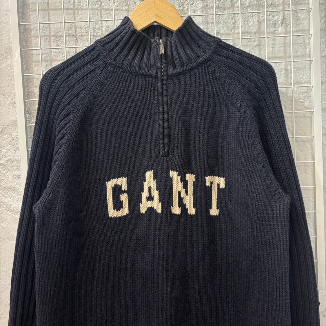 GANT 간트 빈티지 스펠아웃 네이비 반집업 니트티 L 상품이미지3