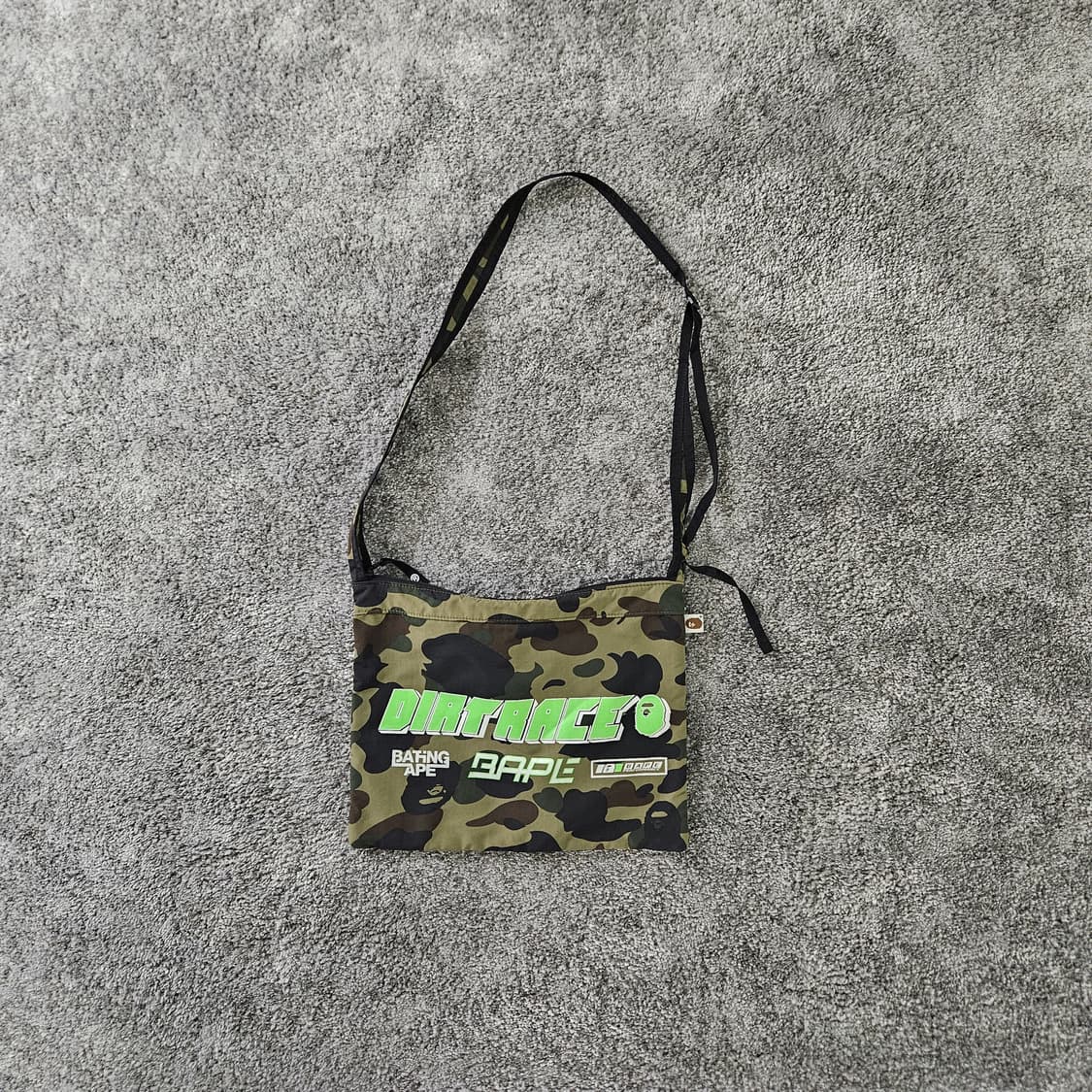 [무료배송] BAPE 카모 패턴 크로스백 상품이미지1