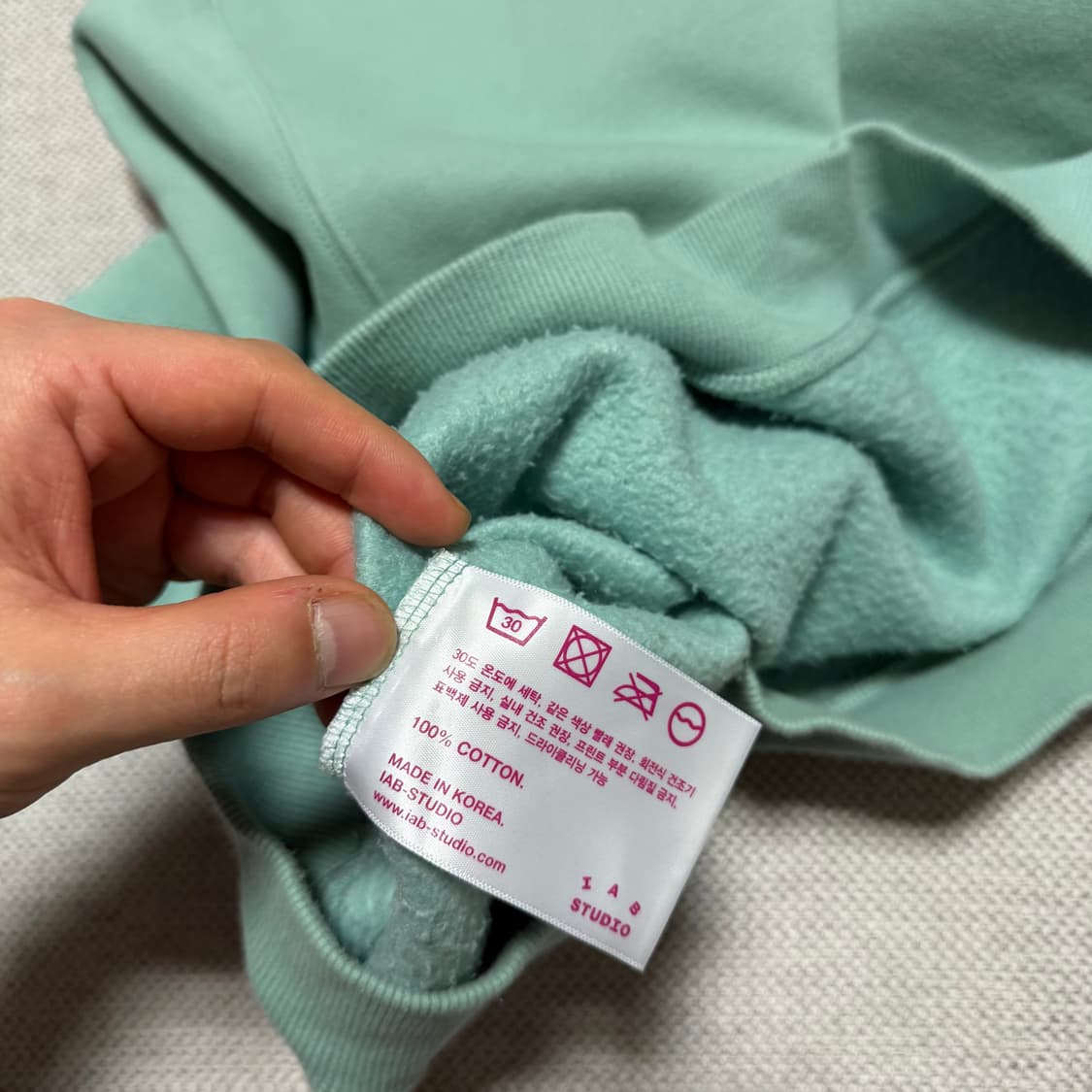 아이앱 스튜디오 기모 맨투맨 상품이미지4