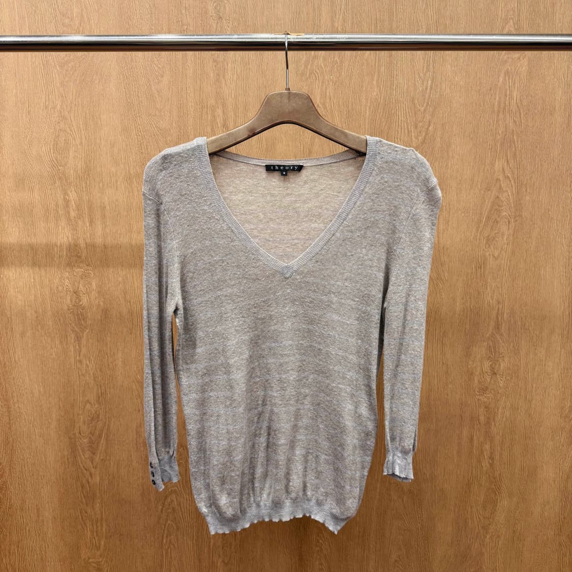 띠어리 스트라이프 브이넥 긴팔 니트 티셔츠 슬림핏 그레이 상품이미지2