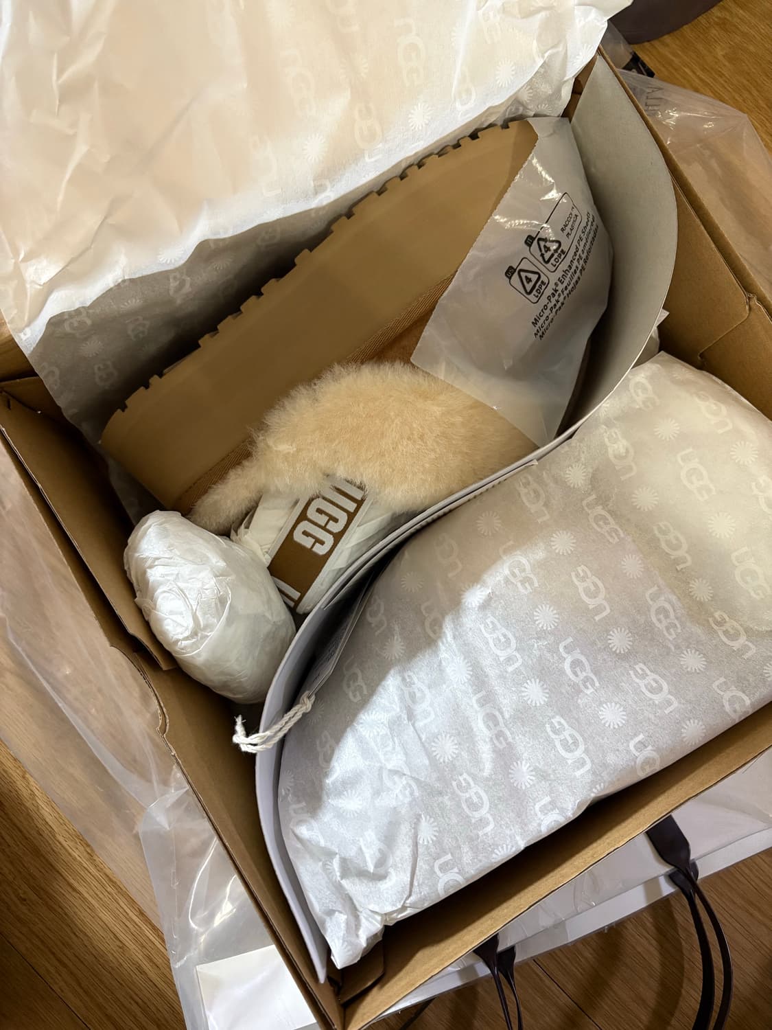 UGG 어그 펀케트 체스넛 us7 상품이미지1