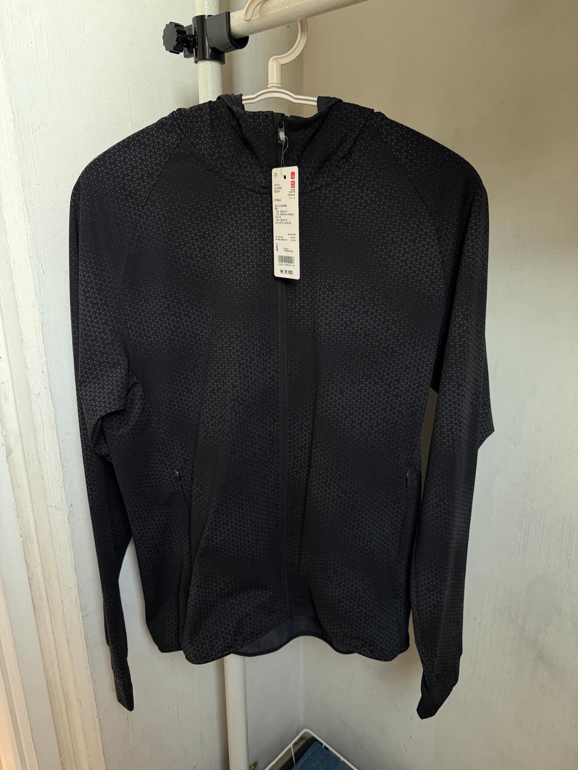 유니클로 바람막이 상품이미지1