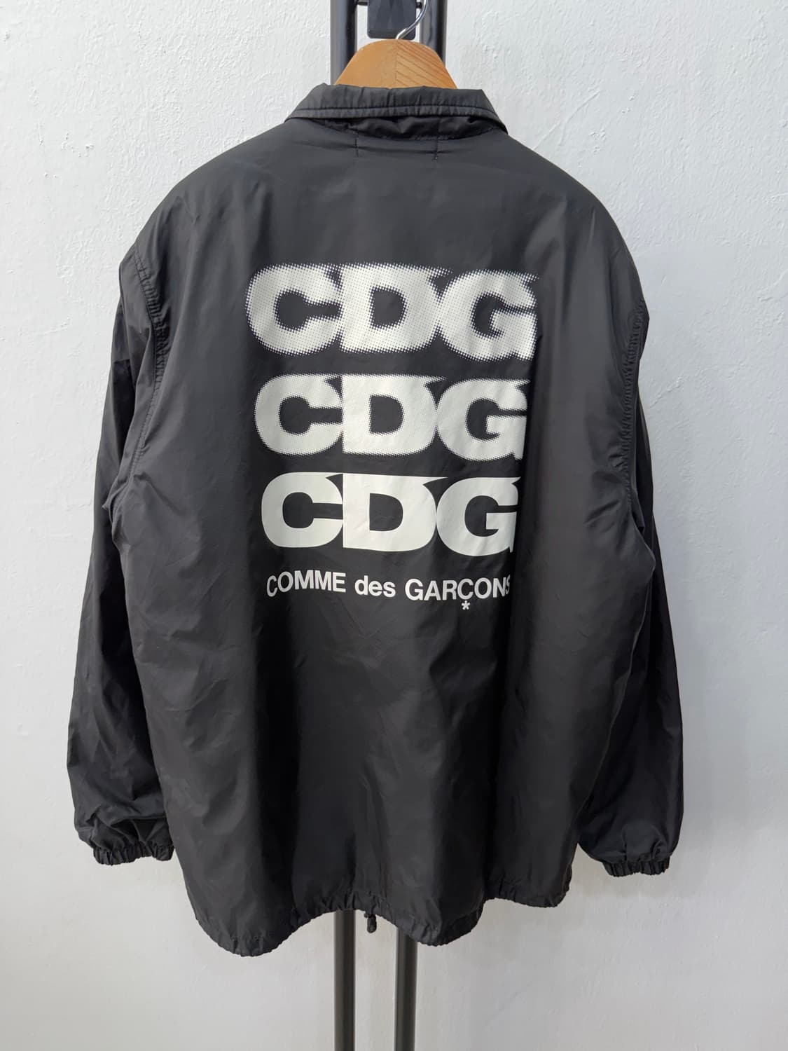 매장판정품) 꼼데가르송 블랙 코치자켓 M  상품이미지1