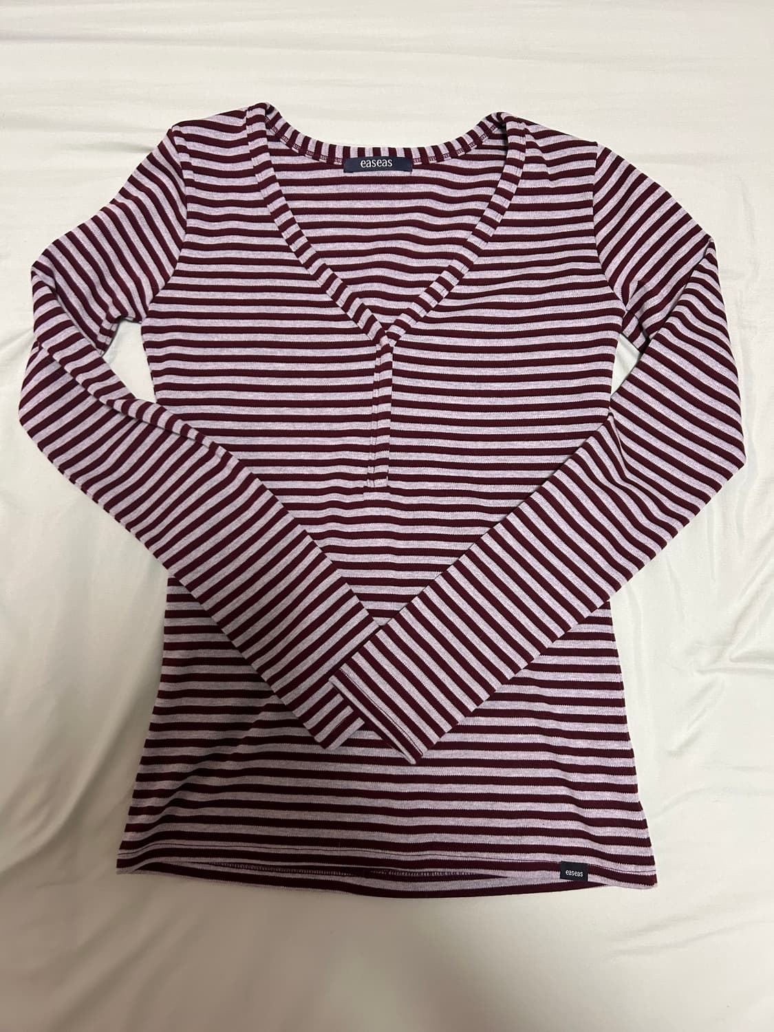 이즈이즈 딥브이넥 슬림핏 티셔츠 상품이미지1