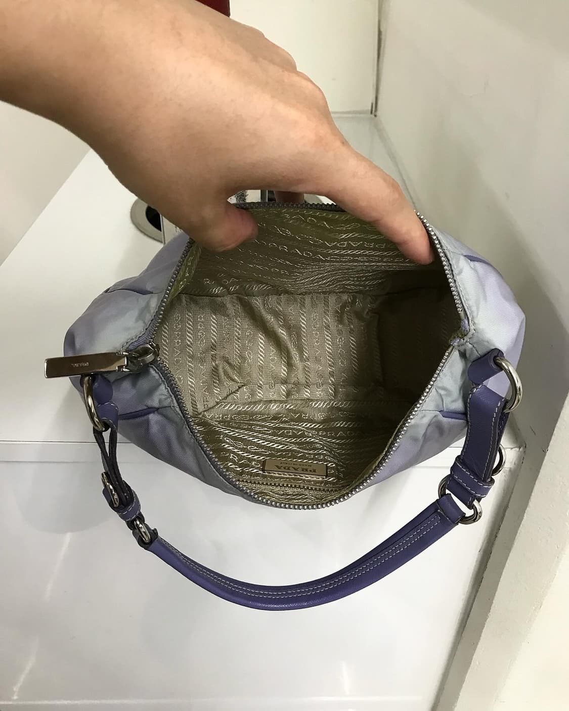 프라다 삼각로고 포코노 숄더백 가방 상품이미지7