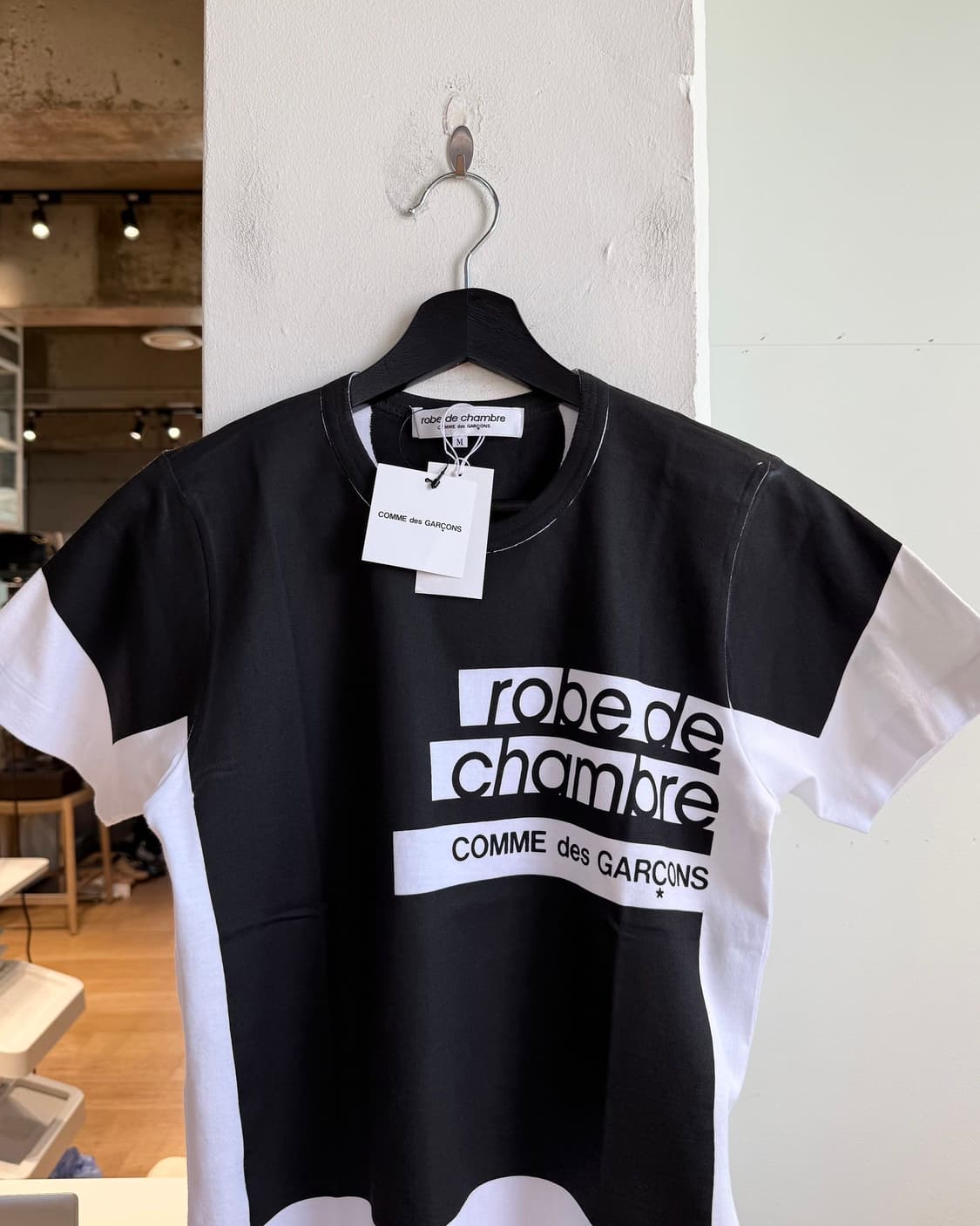 로브 드 샴브레 꼼데가르송 로고 하프티  상품이미지2