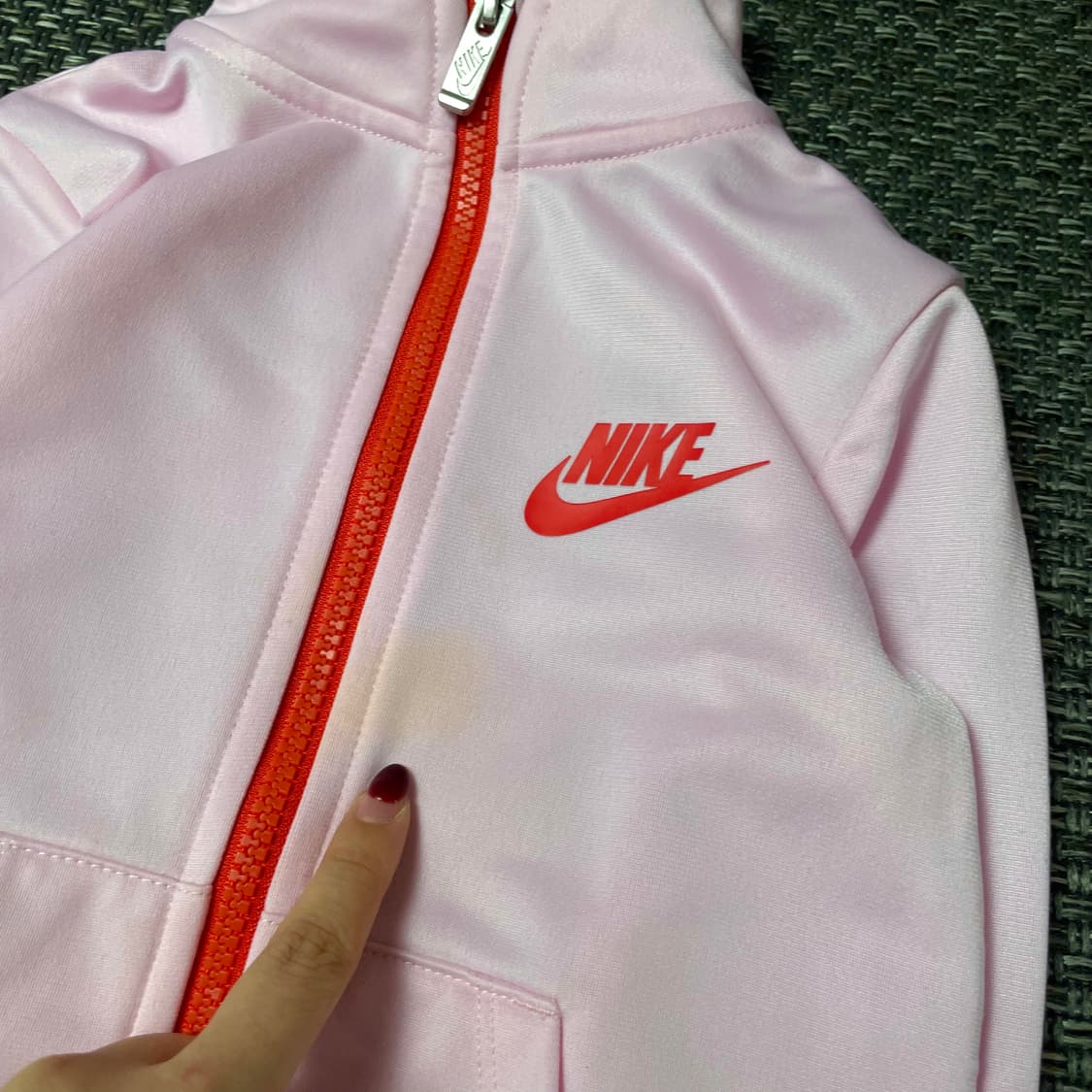 나이키 키즈 레드 로고 딸기우유 포인트 프린팅 트랙탑 져지 XS 상품이미지5