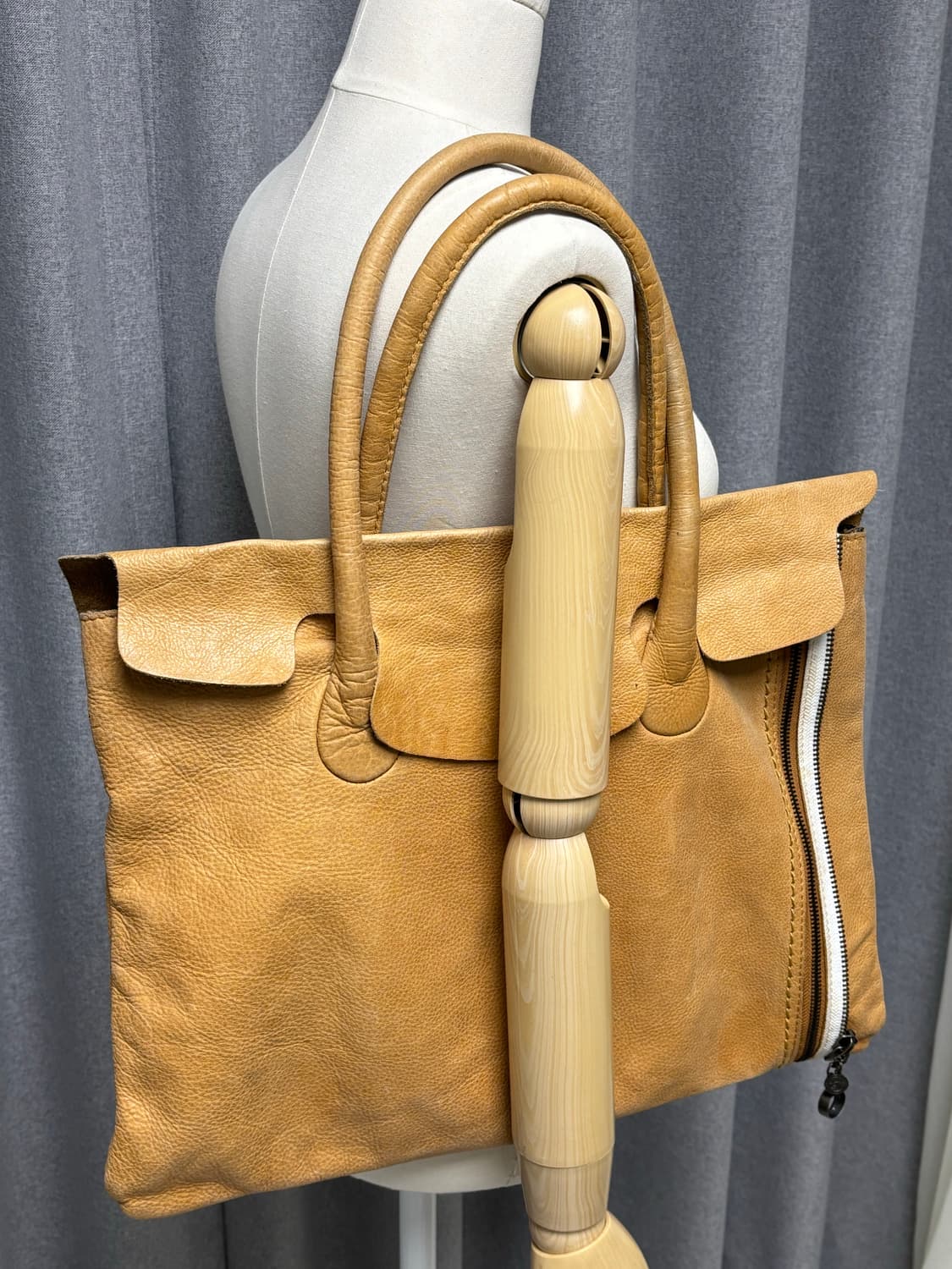 디젤 블랙 골드 레더 베이지 숄더백 상품이미지2