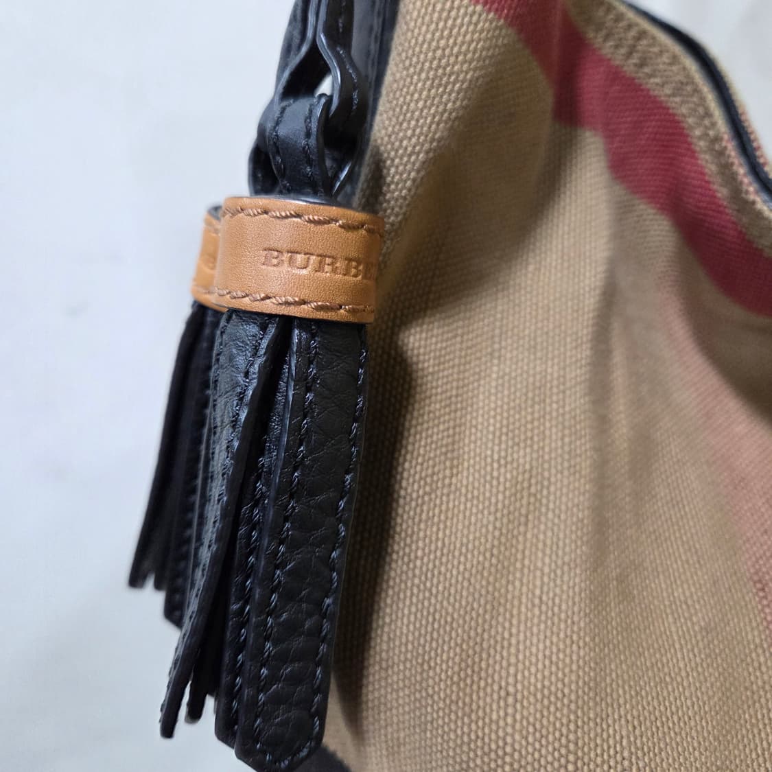 버버리 캔버스 호보백 상품이미지2