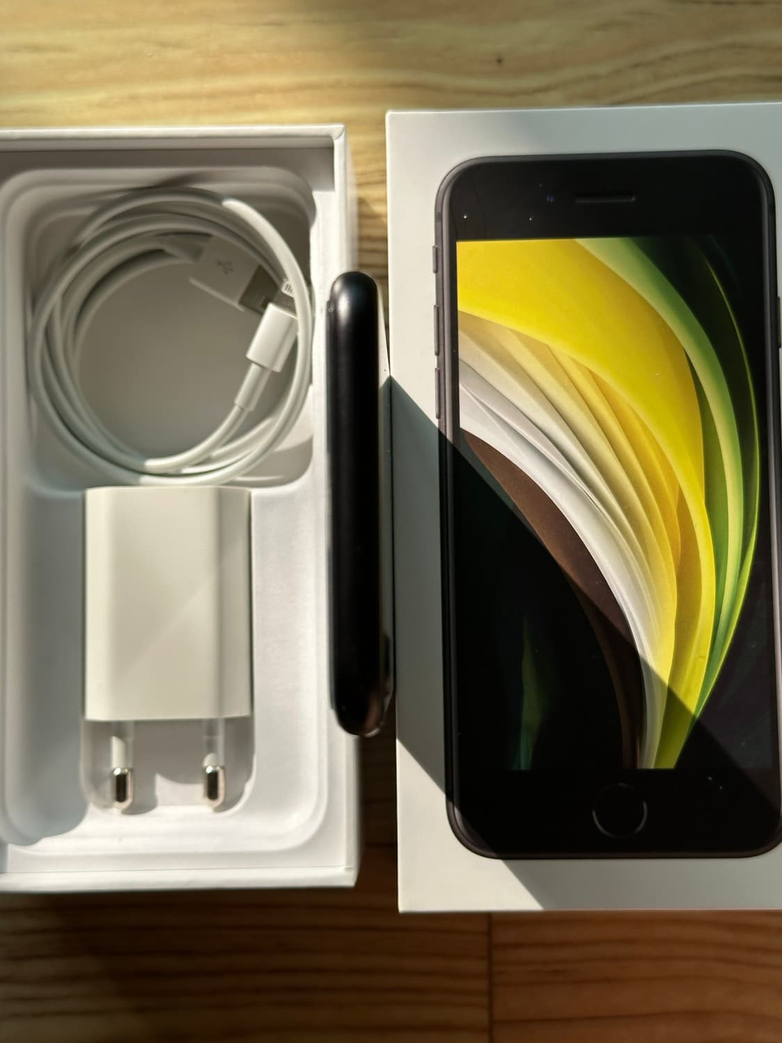 아이폰 se2 128 블랙 풀박스 상품이미지3