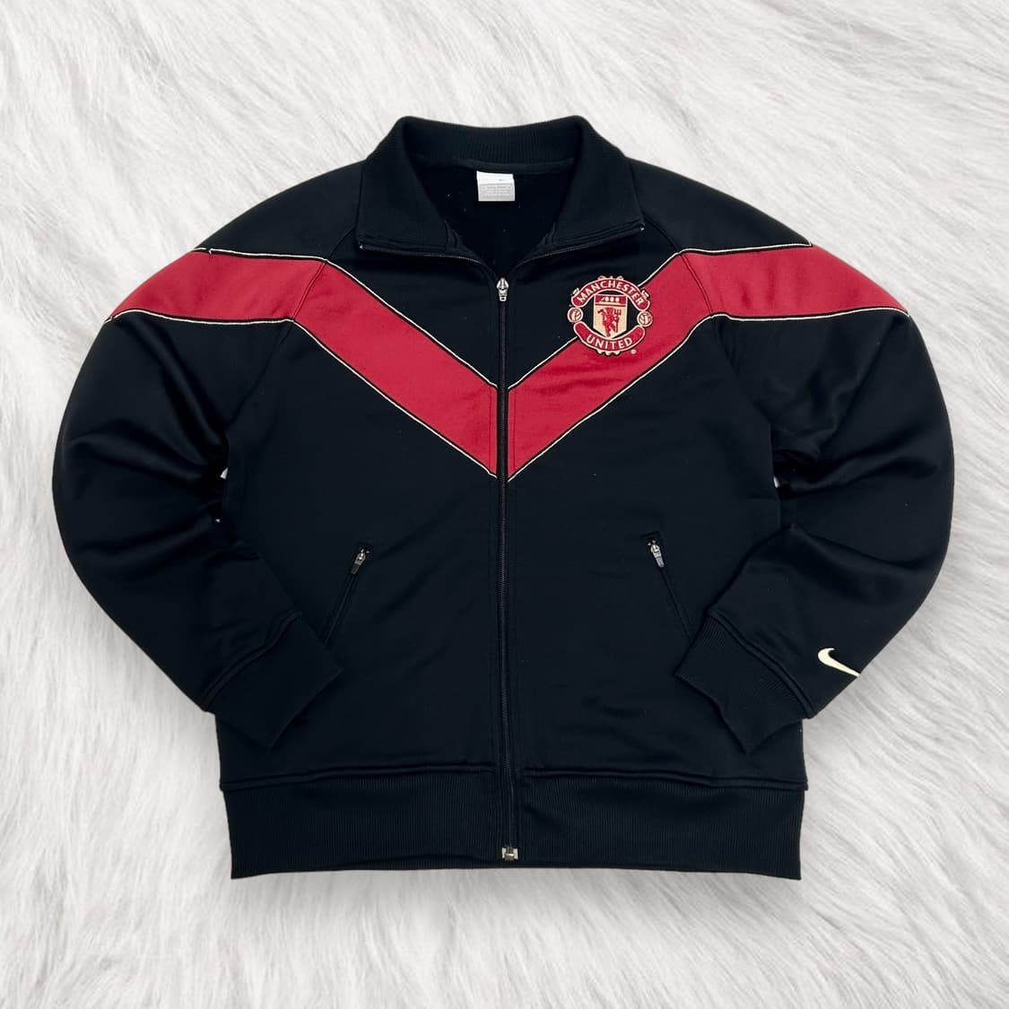 나이키 맨유 빅로고 검빨 져지 상품이미지5