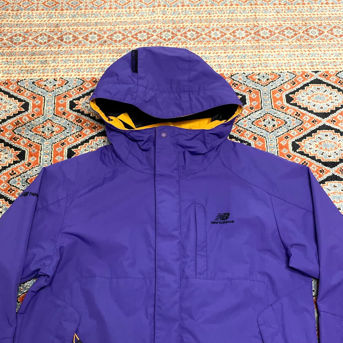 뉴발란스 퍼플 바람막이 자켓 여성90 상품이미지2
