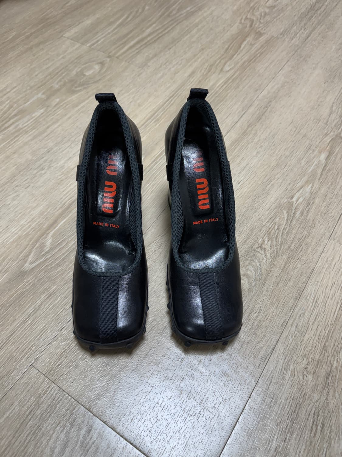 Miu Miu FW 1999 미우미우 버블솔 블랙 레더 힐 상품이미지2