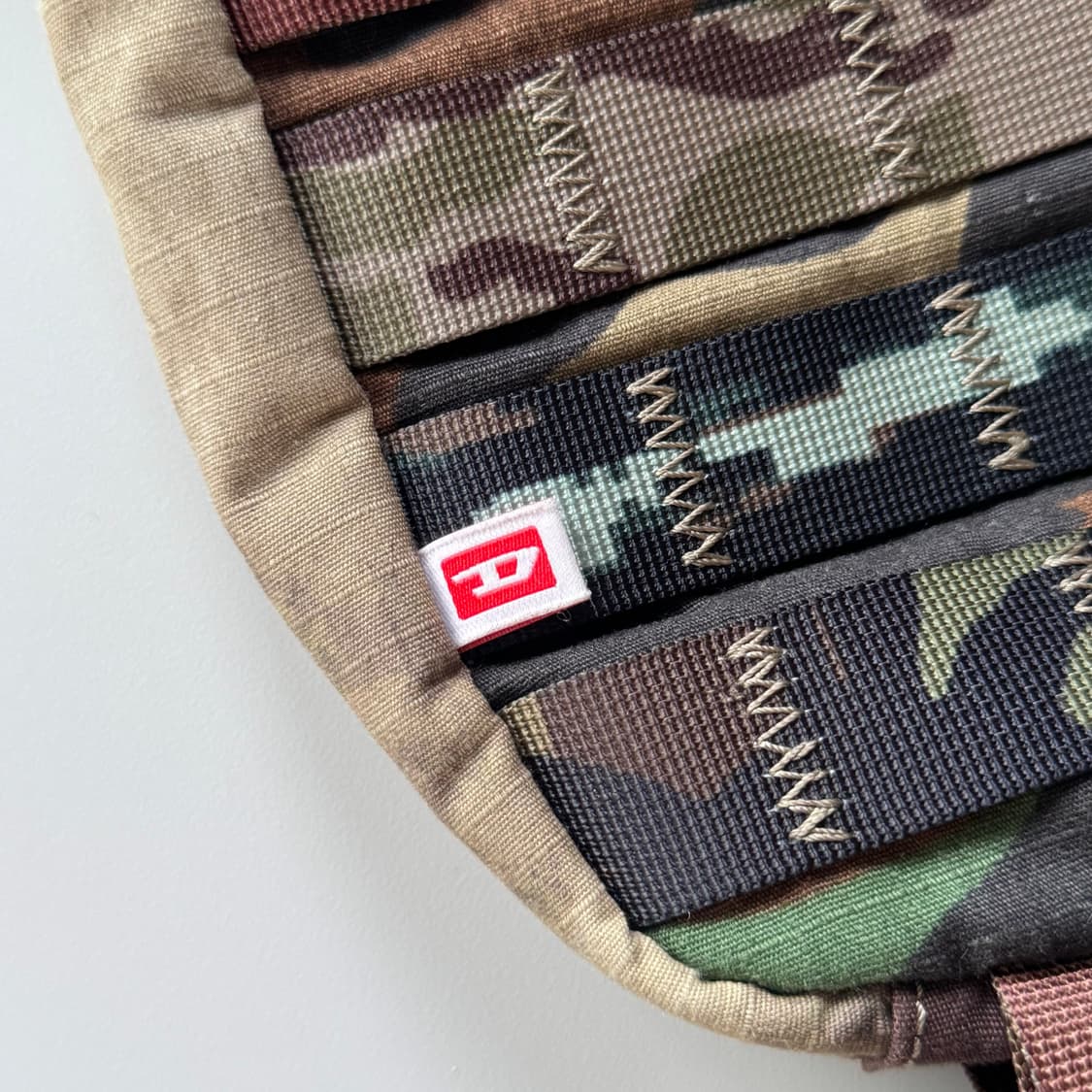 Diesel 디젤 패치워크 카모 숄더백 상품이미지3