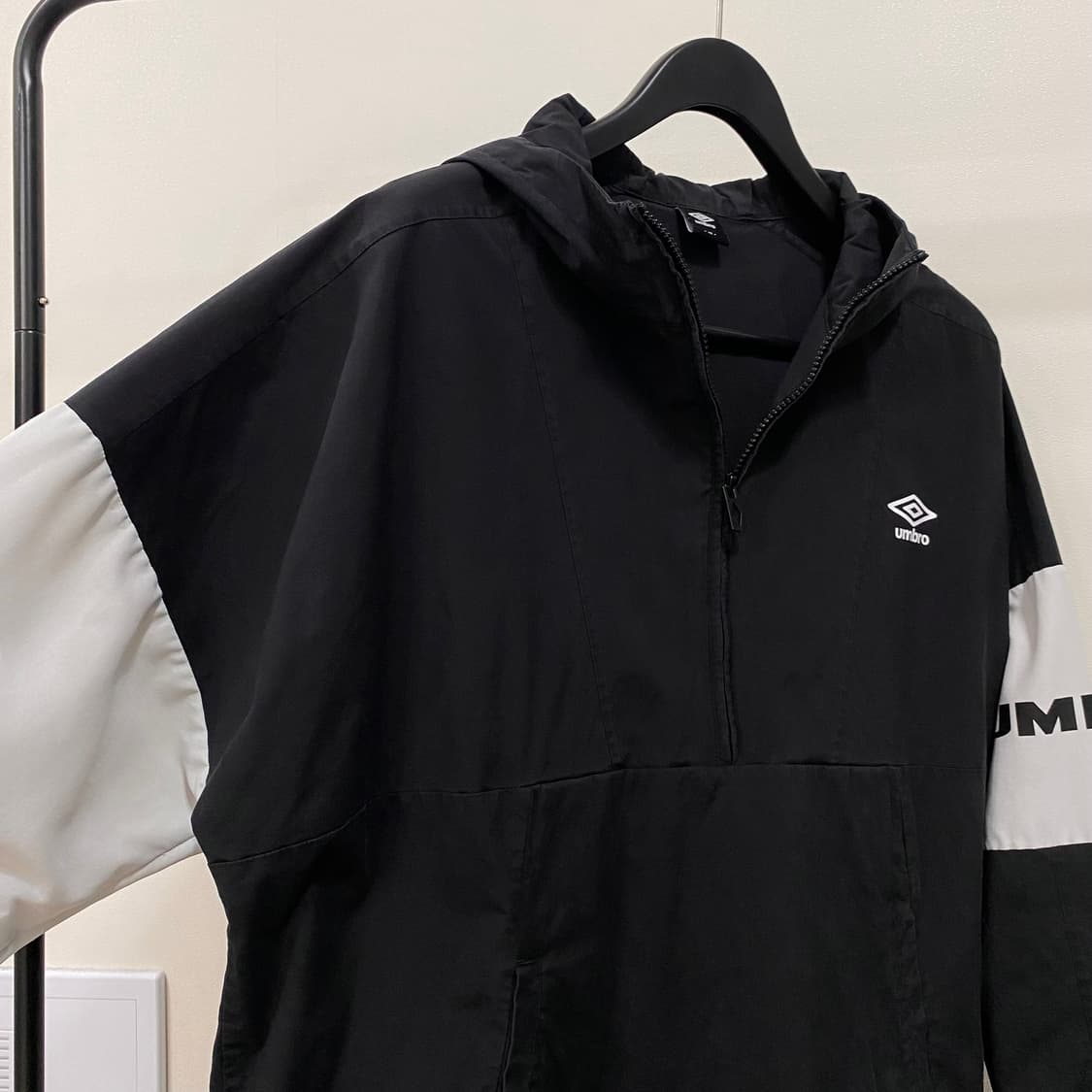 엄브로 아노락 후드 바람막이 상품이미지3