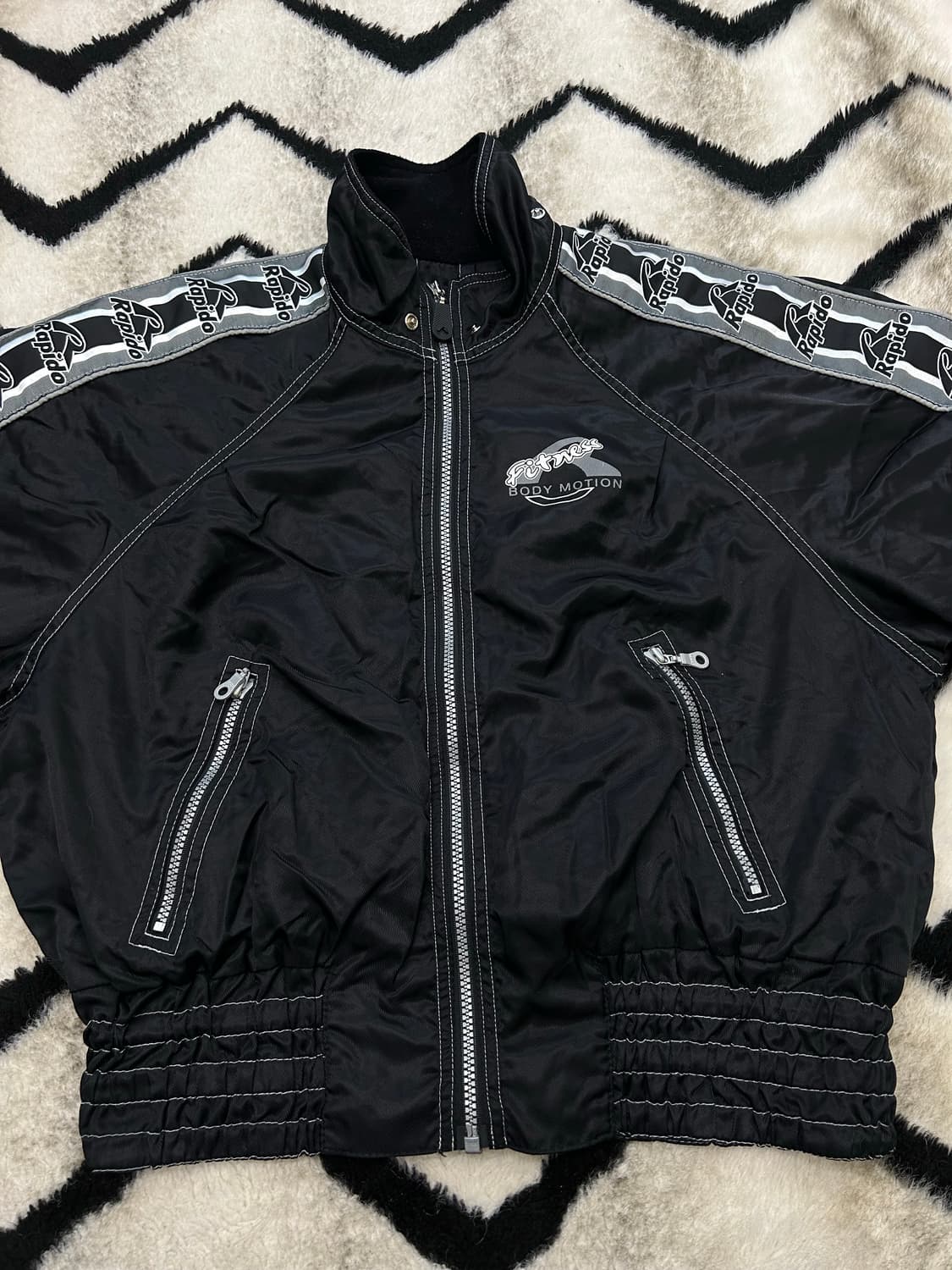 [실측L]라피도 올드스쿨 크롭 바람막이/약유광 상품이미지4