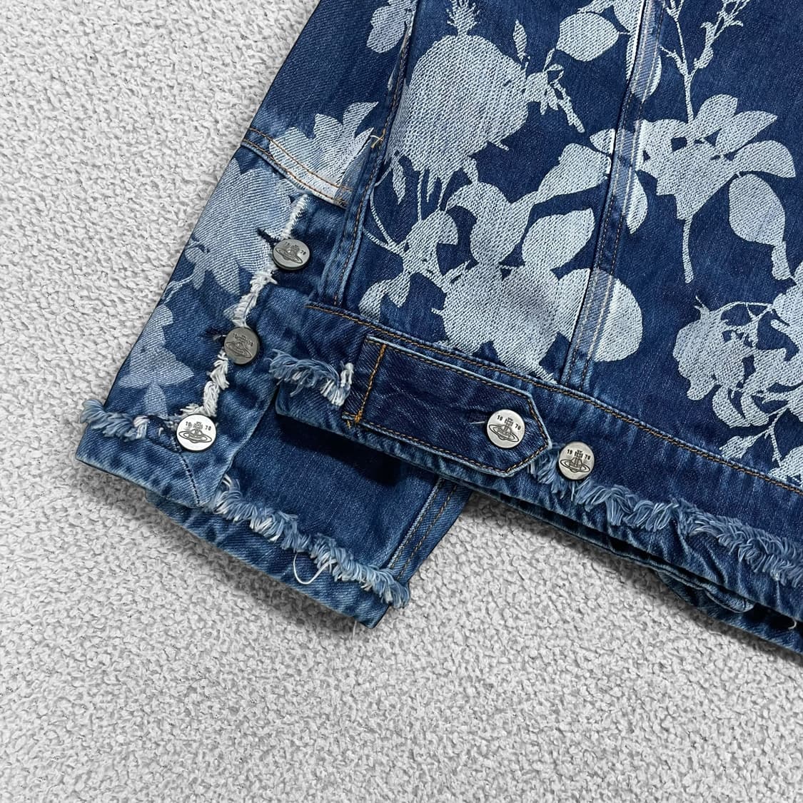 비비안웨스트우드 앵글로매니아 플라워 데님 자켓 상품이미지4