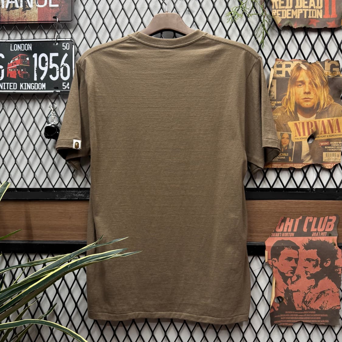 베이프 반팔 티셔츠 전면 클래식 고릴라 로고 디테일 카키베이지 상품이미지2