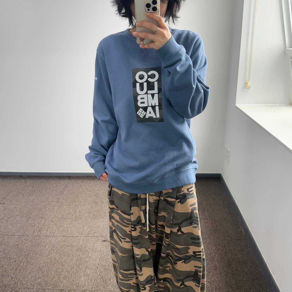 Columbia 콜롬비아 카모 로고 블루 맨투맨 상품이미지2