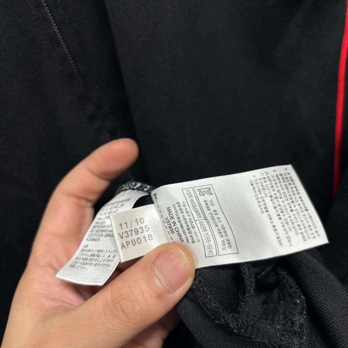 아디다스 블랙 삼선 오버 트랙탑 상품이미지5