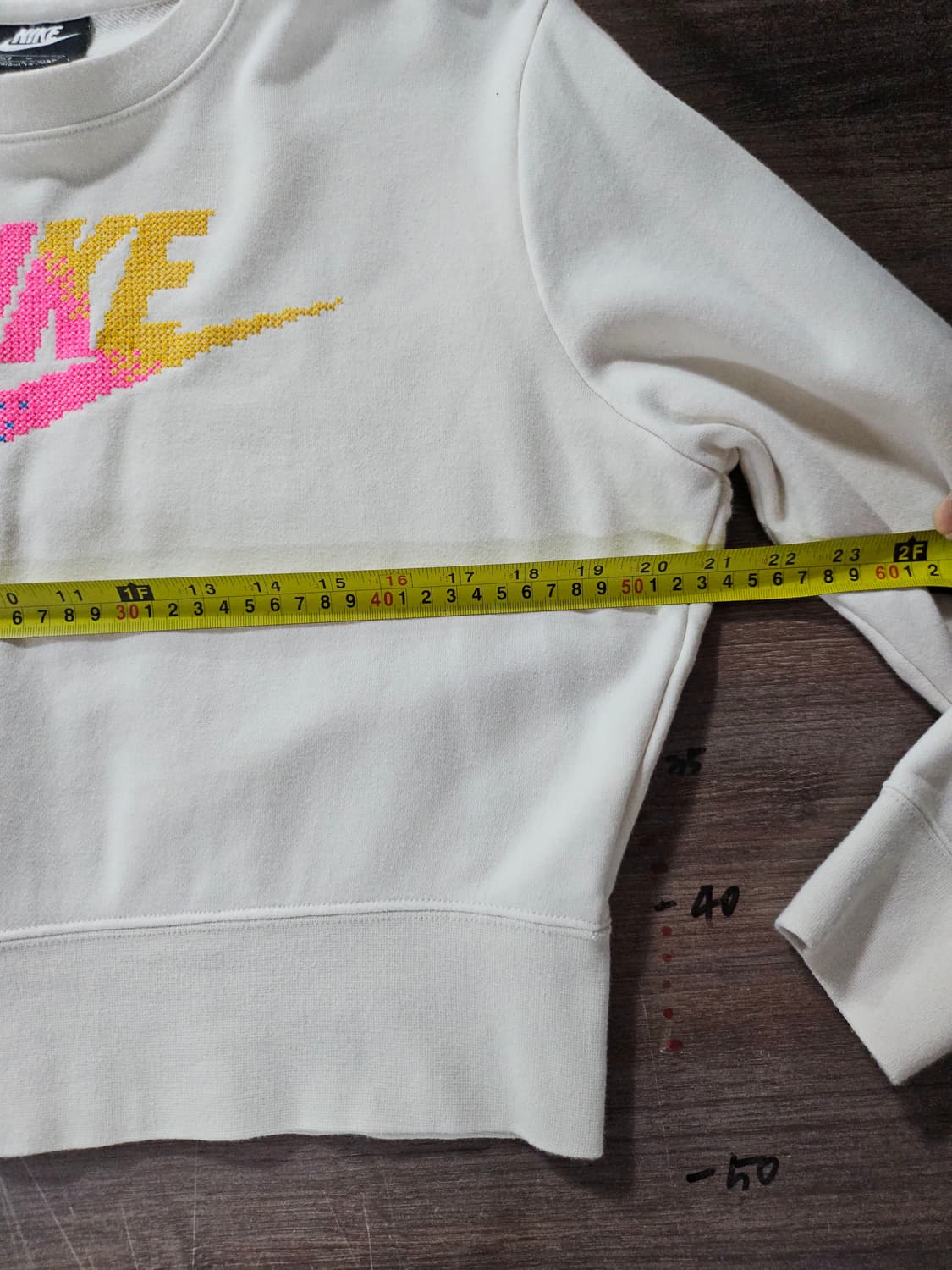 나이키 컬러 스우시 크롭 맨투맨 아이보리 M 상품이미지4