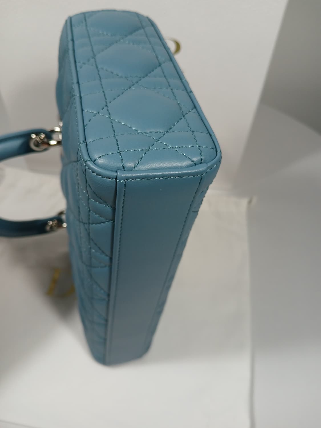 디올 레이디 디조이 토트백 미듐 M0540PNGE 상품이미지7