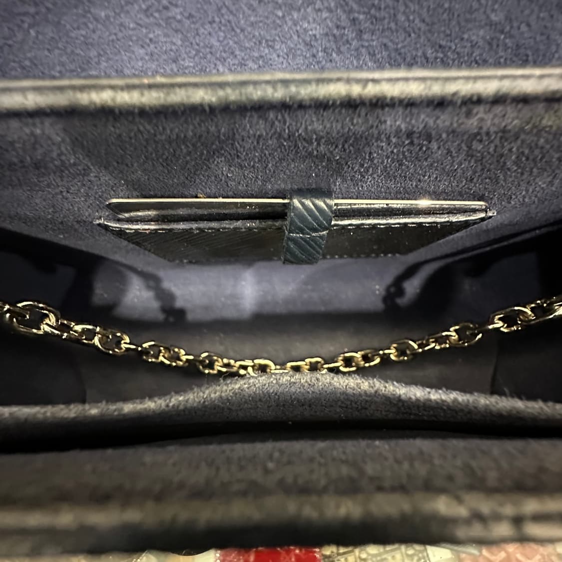 루이비통 트위스트 MM 은장 크로스백 상품이미지7