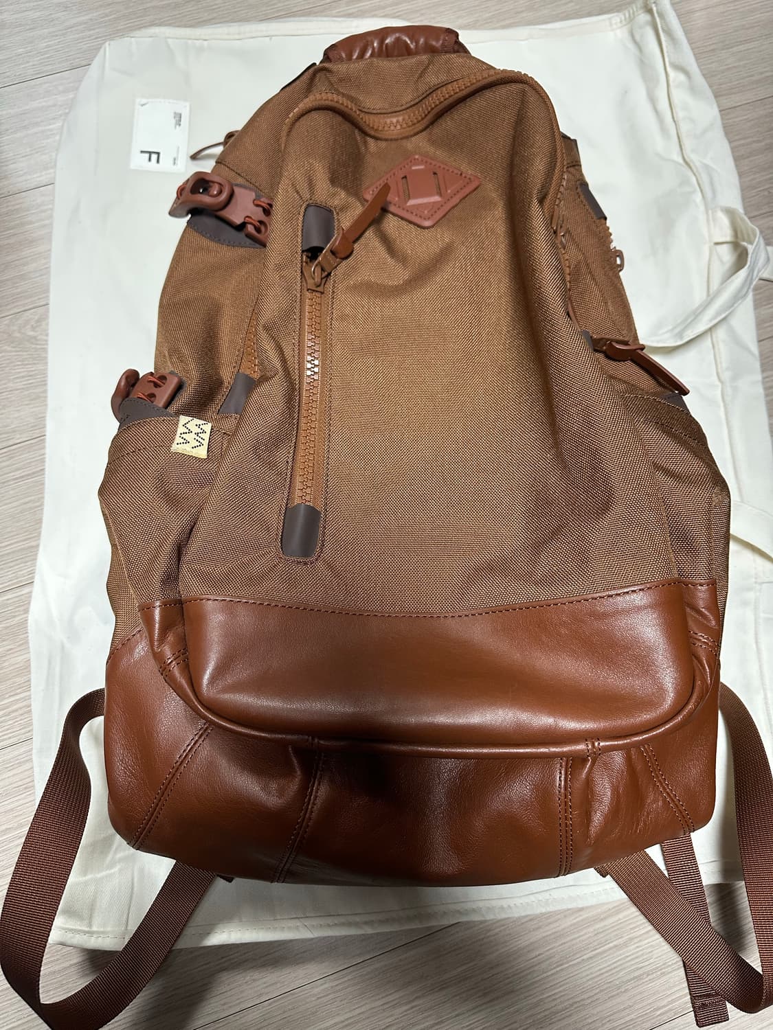 비즈빔 코듀라 20L 백팩 브라운 상품이미지1