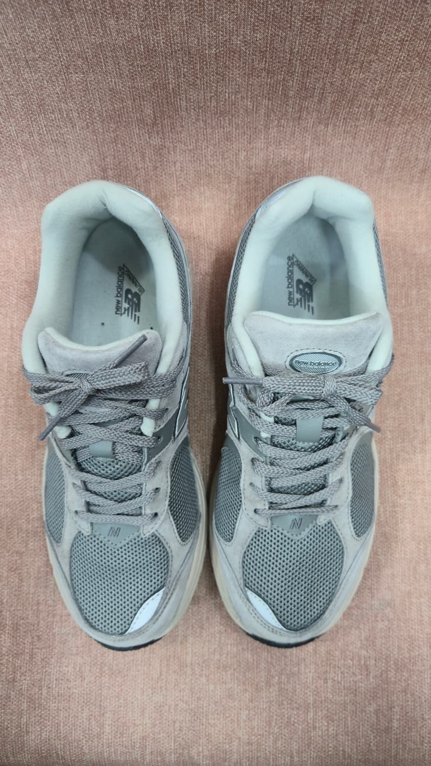 뉴발란스 270mm- 2002R 그레이 스니커즈 상품이미지2