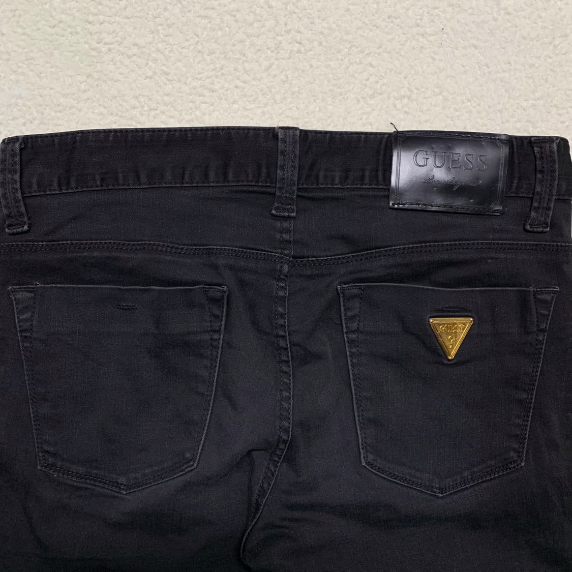 [표기 31, 실측 33] 게스 골드플레이트 슬림핏 블랙진 상품이미지2