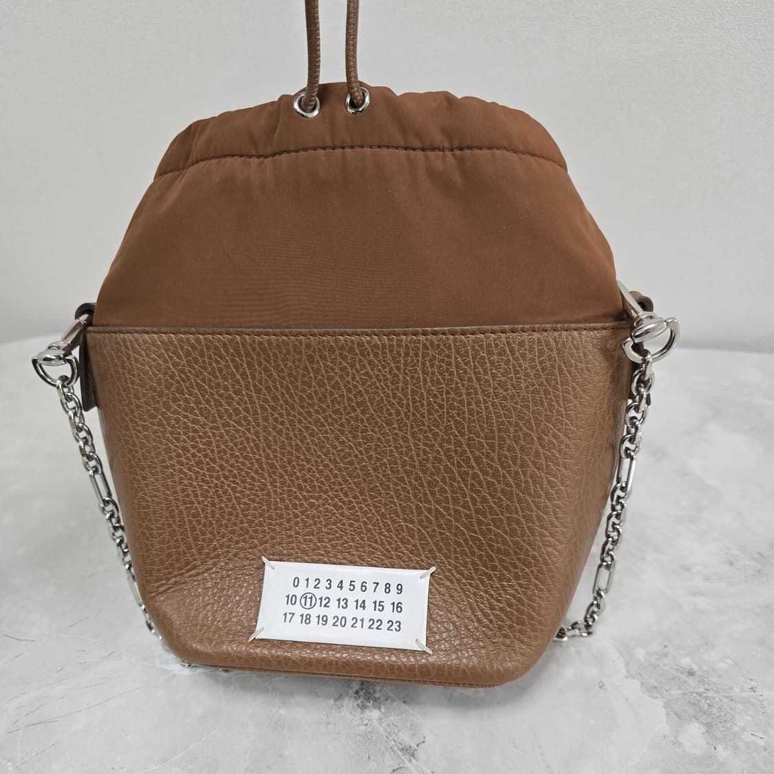 메종 마르지엘라 5ac 버킷백 브라운 판매 상품이미지6