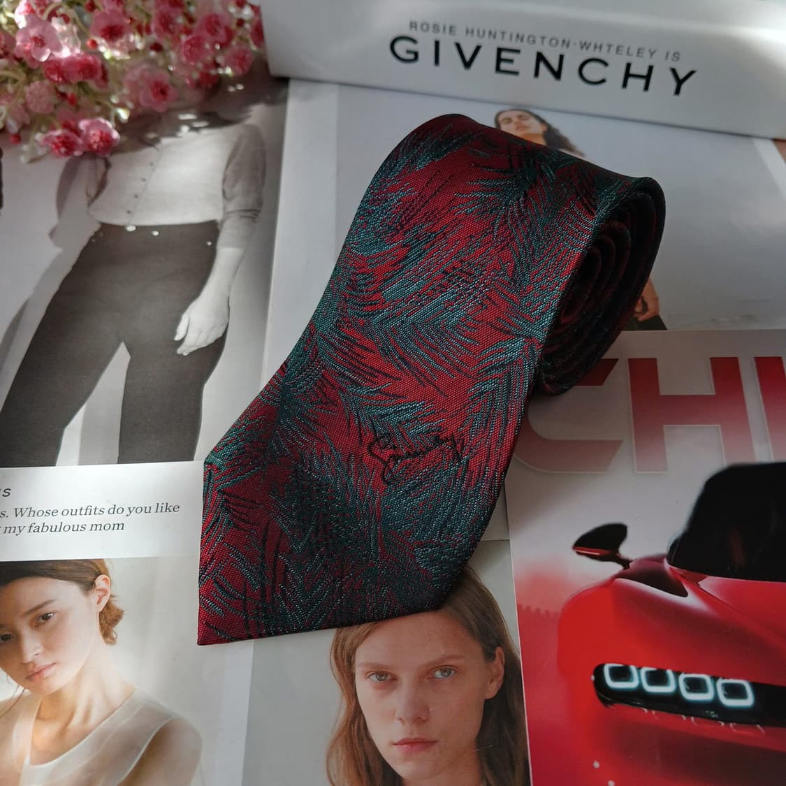 지방시 실크 레드&그린 패턴 넥타이 7.9cm A+등급 A19242
 상품이미지3