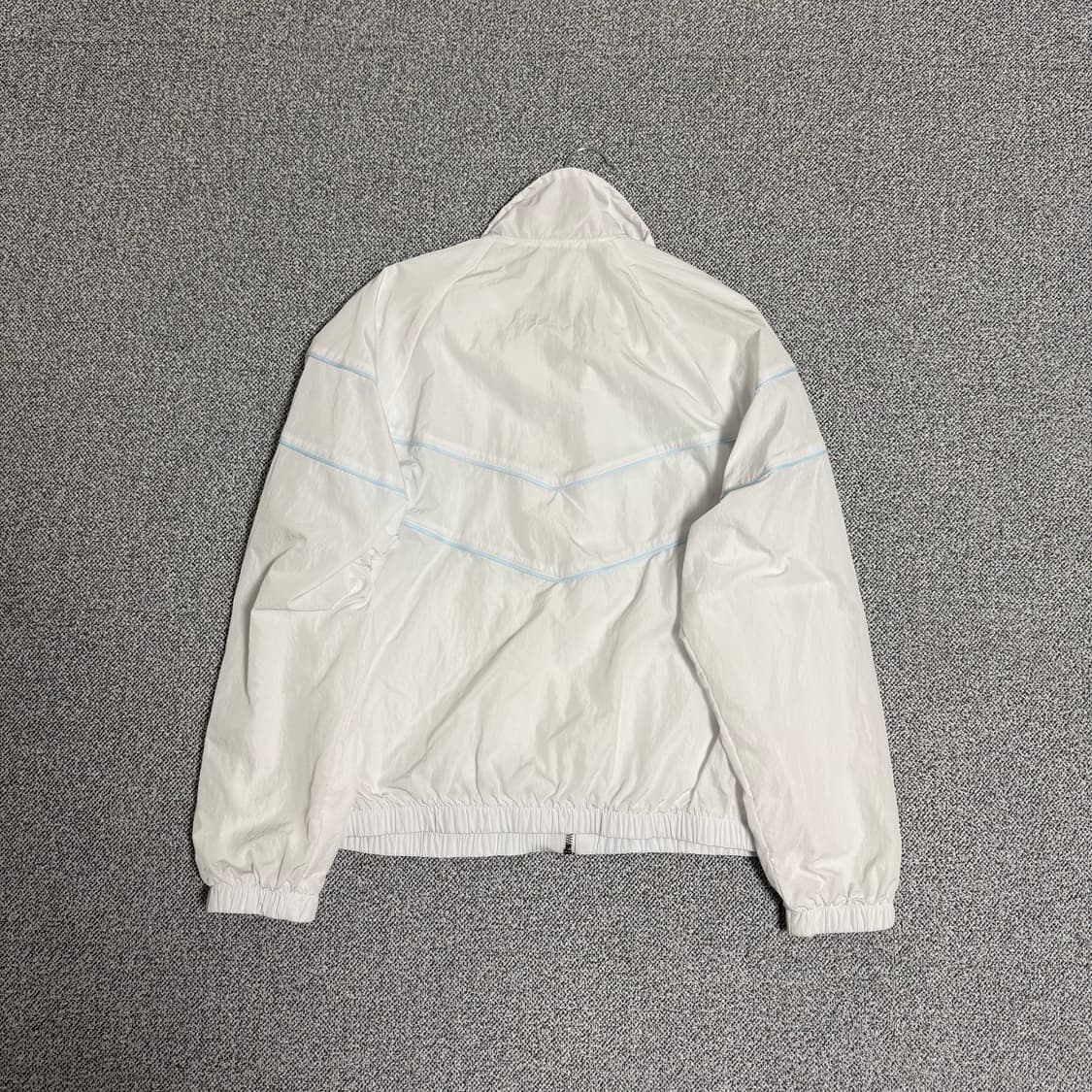 나이키 윈드러너 바람막이 자켓 우먼스 L 화이트 상품이미지2