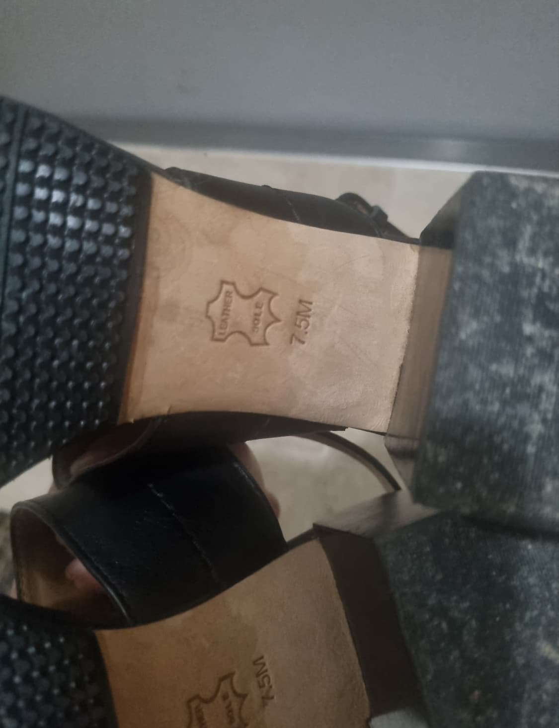 👠토리버치 블랙 샌들힐 가죽 상품이미지2
