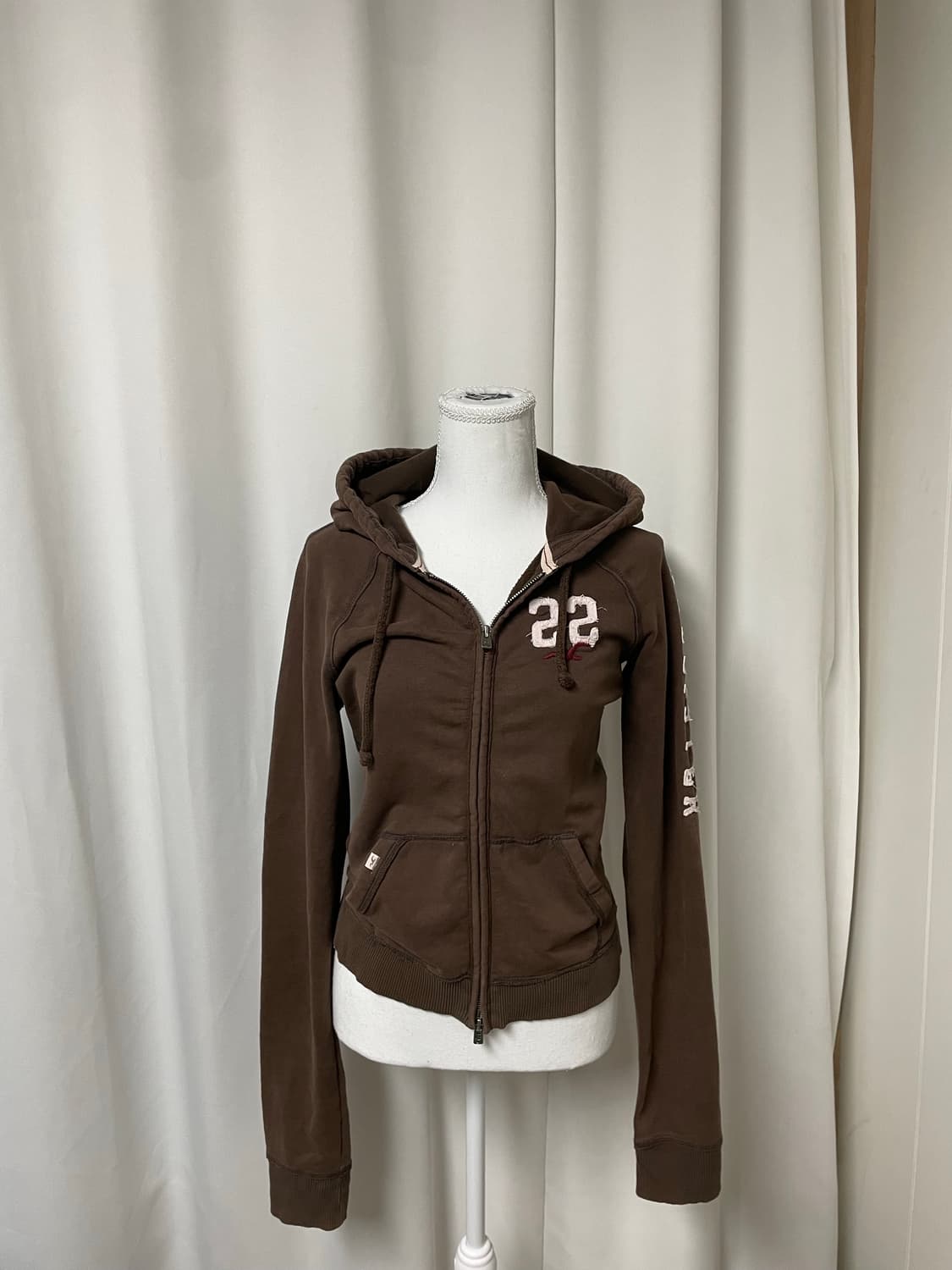 유일)홀리스터 딱붙 브라운 투웨이 후드집업 딸기초코 상품이미지2