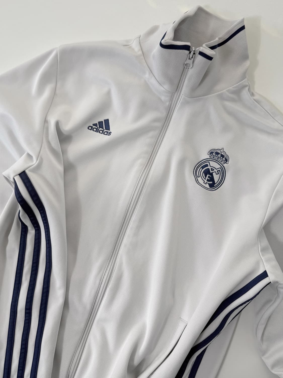 아디다스 루즈핏 레알 마드리드 화이트 트랙 져지 상품이미지2