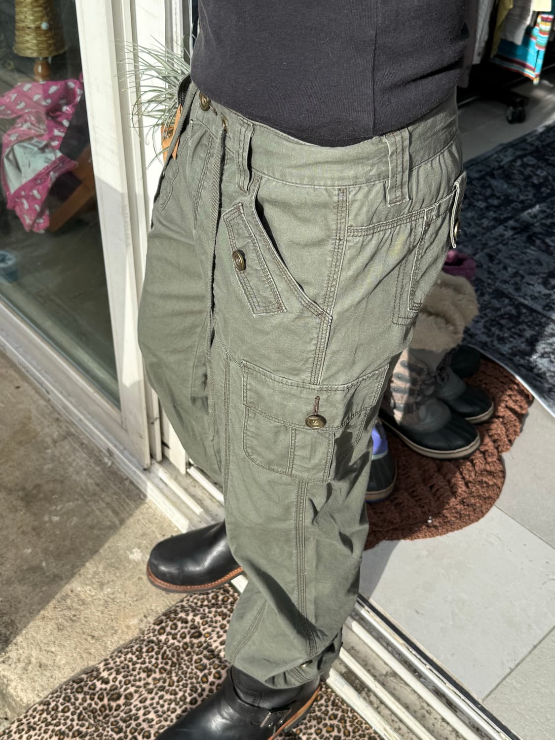 디테일 카키 카고 바지 상품이미지3